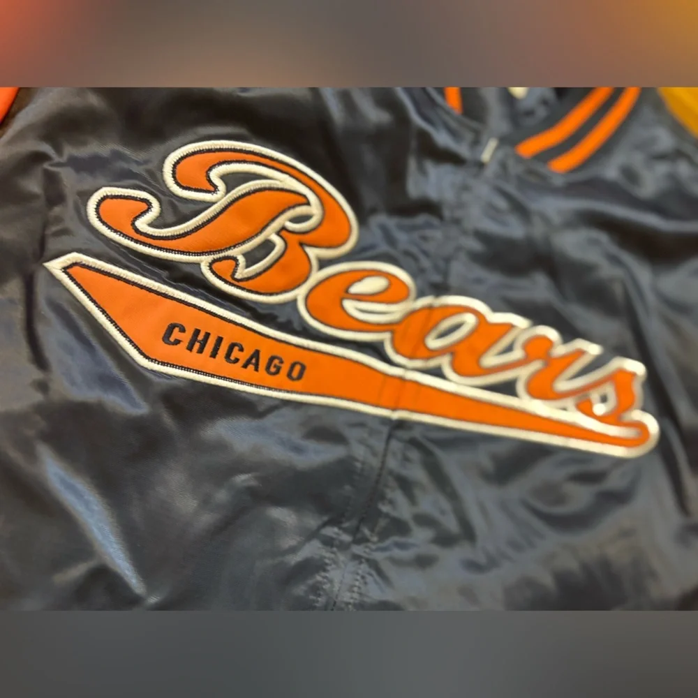 Vintage NFL Chicago Bears Reversible Satin Jacket – Reebok (Men’s L)